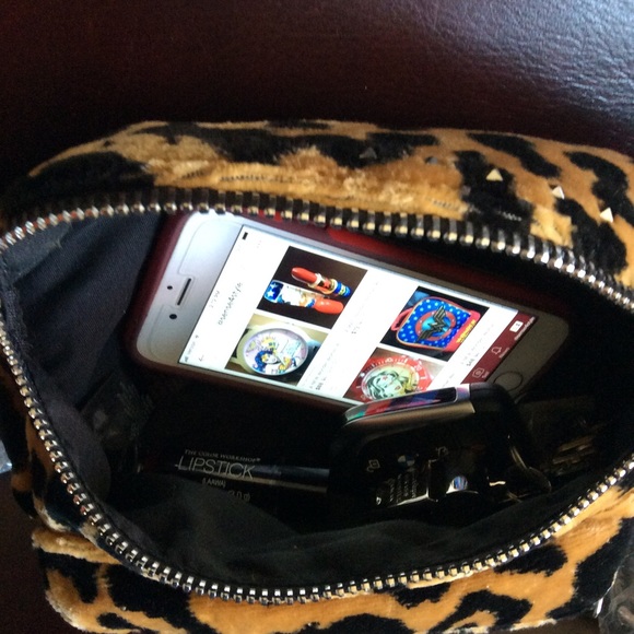 A NEW TOPSHOP Leopard Print Fanny Bag - Picture 5 of 8